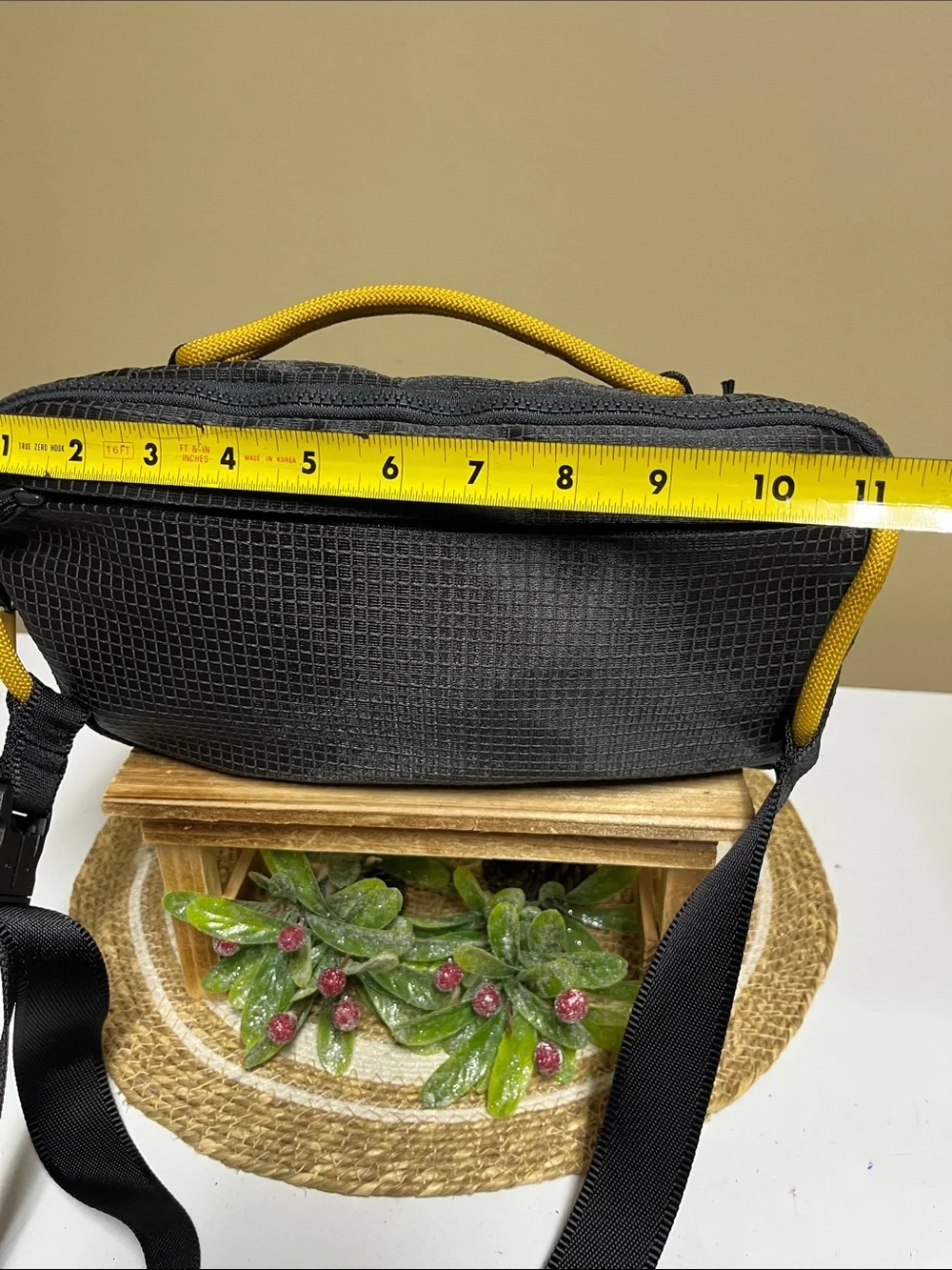 Men’s Awala Crossbody The All-Day Messenger Bag